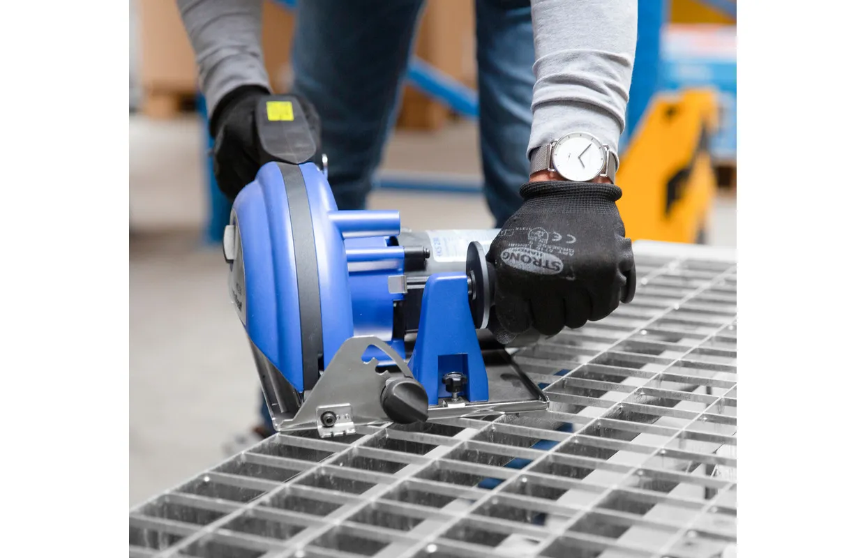 Sneldraaiende afkortzaag dia. zaagblad 230 mm 2200 tpm 1,7 kW 230V 7,1 kg voor alu, staal en RVS Metallkraft